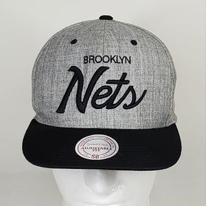 Brooklyn Nets Mitchell & Ness Adjustable Strapback Hat Cap NBA Gray Flat Bill.